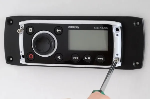 MS-RA200MP DIN Schacht Adapter RA200